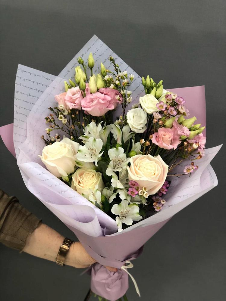 Букет цветов из: Альстромерии, Розы и Лизиантусы в Сокольниково