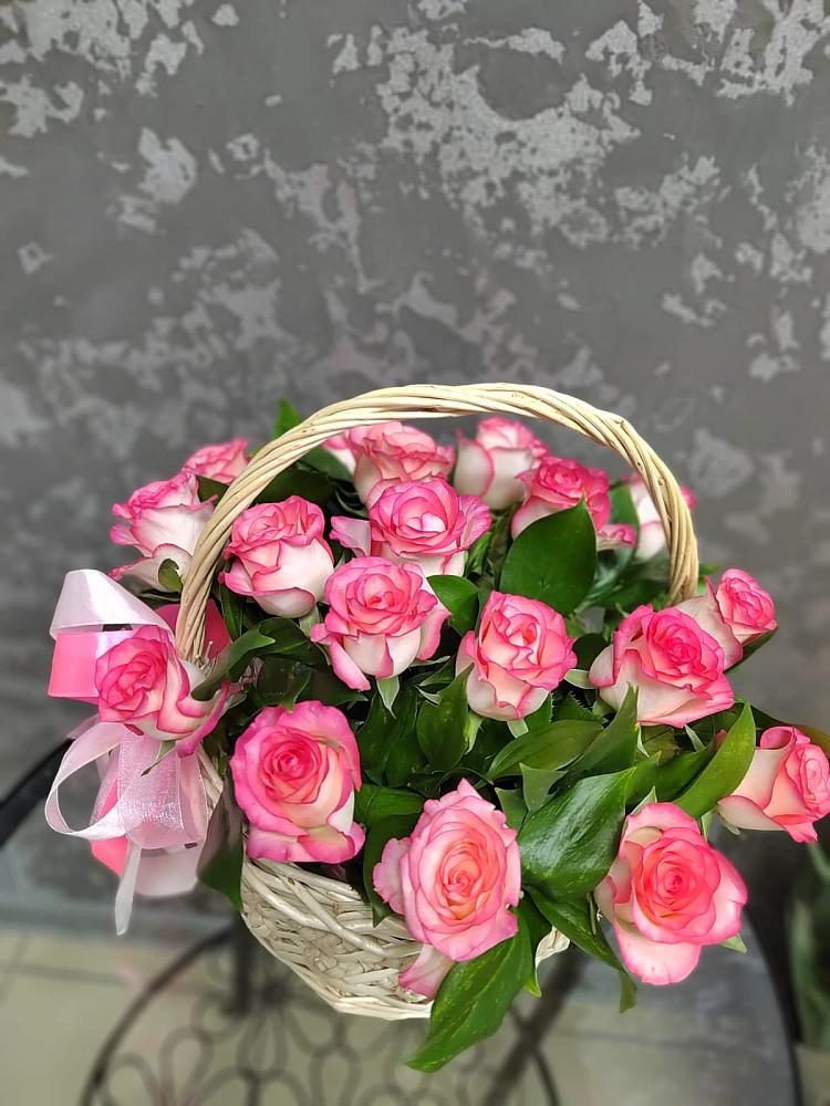 Цветочная композиция из Розы в корзине в Сокольниково