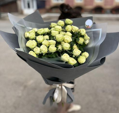 Букет Белые кустовые розы Солинеро в Сокольниково