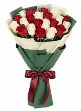Букет Микс из красных и белых роз в Сокольниково