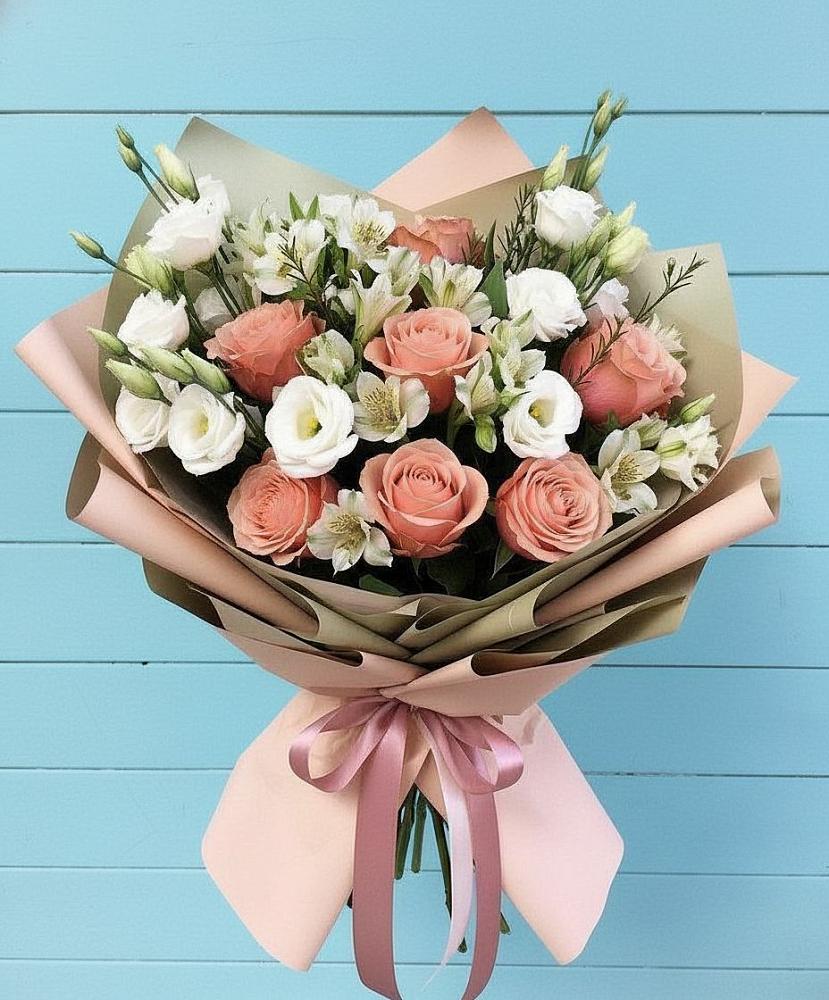 Букет цветов из: Розы, Альстромерии и Лизиантусы в Сокольниково