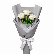 Букет 3 белые розы в Сокольниково