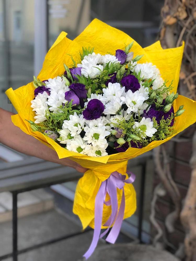 Букет цветов из: Ирисы, Хризантемы и Ромашки в Сокольниково
