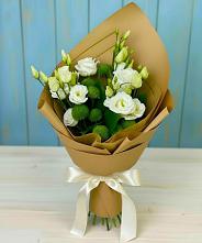 Букет цветов из:  Хризантемы и Лизиантусы в Сокольниково