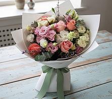 Букет цветов из:  Розы, Лизиантусы и Гвоздики в Сокольниково