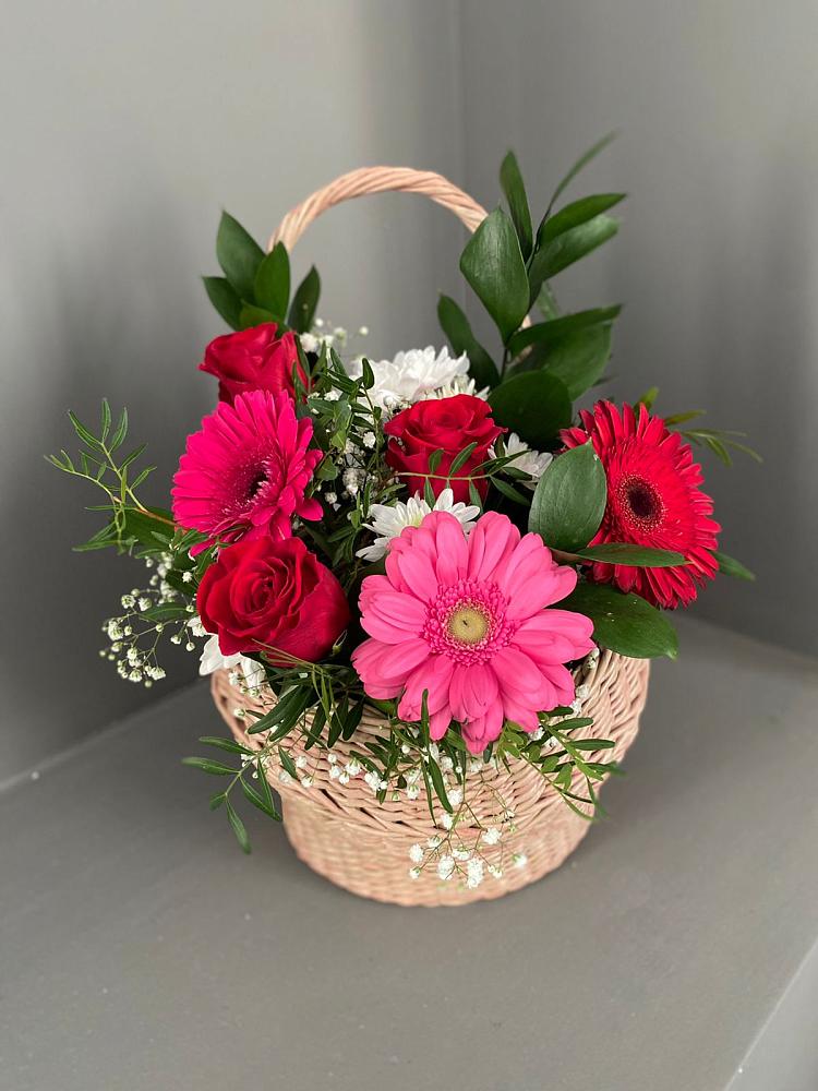 Цветочная композиция из Розы, Хризантемы и Герберы в корзине в Сокольниково
