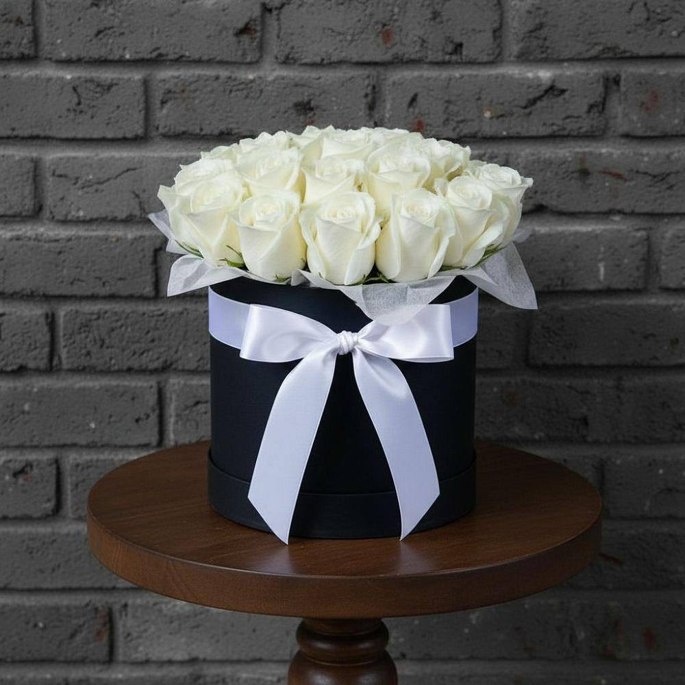 Цветочная композиция из Розы в шляпной коробке в Сокольниково