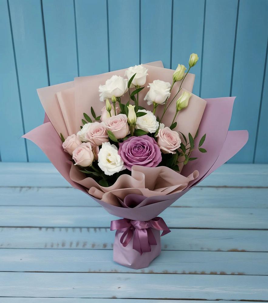 Букет цветов из: Розы и Лизиантусы в Сокольниково